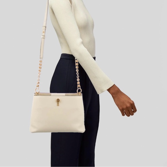 TORY BURCH
Leather Chain-Link Crossbody Bag - Picture 2 of 6